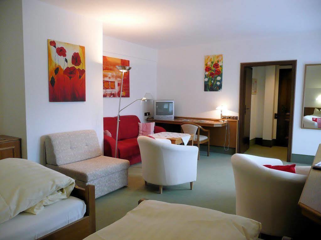 Landhotel Untere Kapfenhardter Muehle Unterreichenbach Экстерьер фото